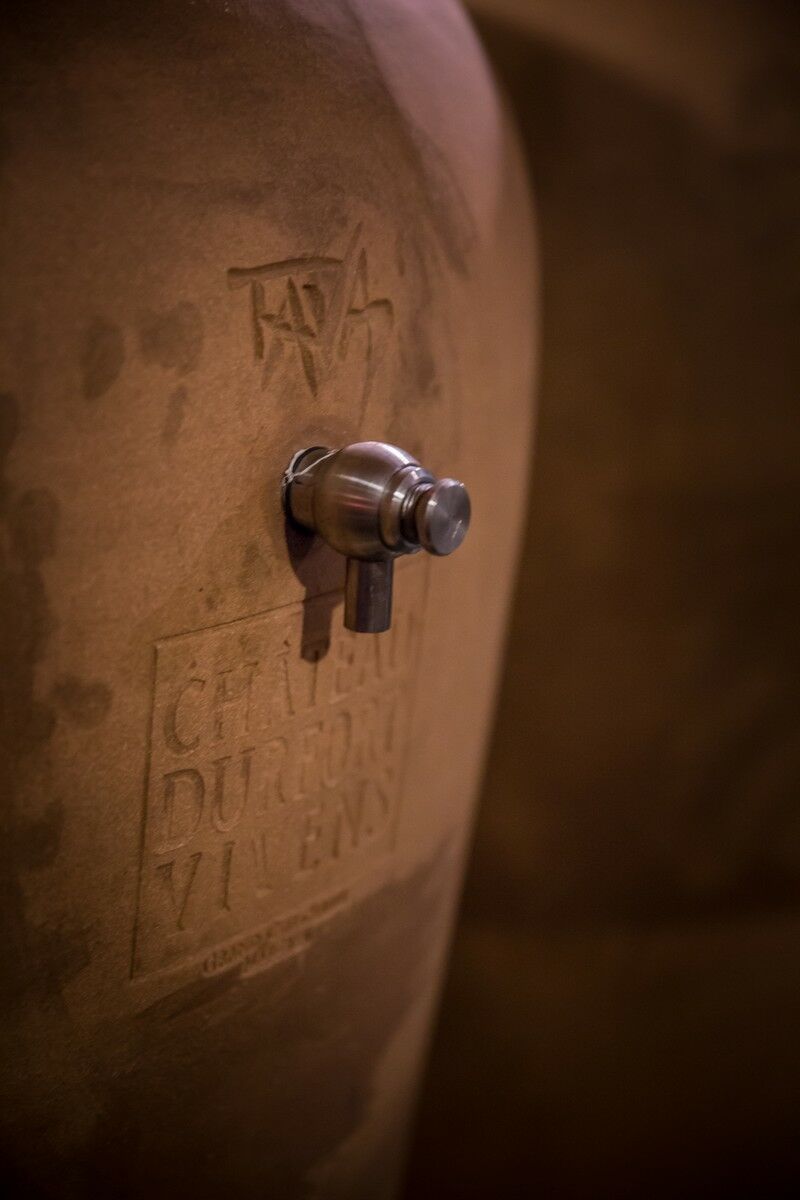 Weinausbau in der Amphore für die Kellerei Chateau Durfort - Tava