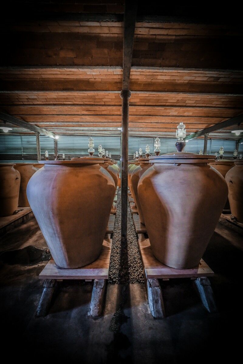 Weinausbau in der Amphore für die Kellerei Chateau Durfort - Tava