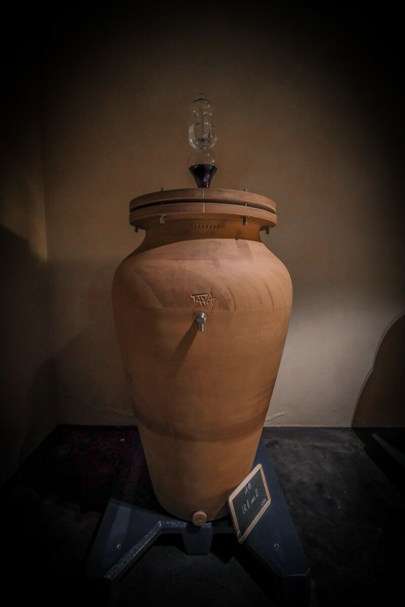 Amphorae for the aging of Château Larmande wine - Tava