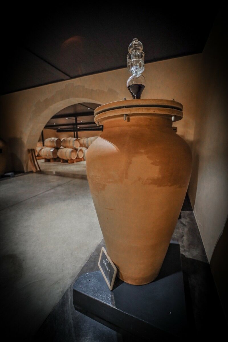 Amphorae for the aging of Château Larmande wine - Tava